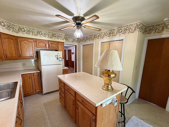 4th image of 204 Court St