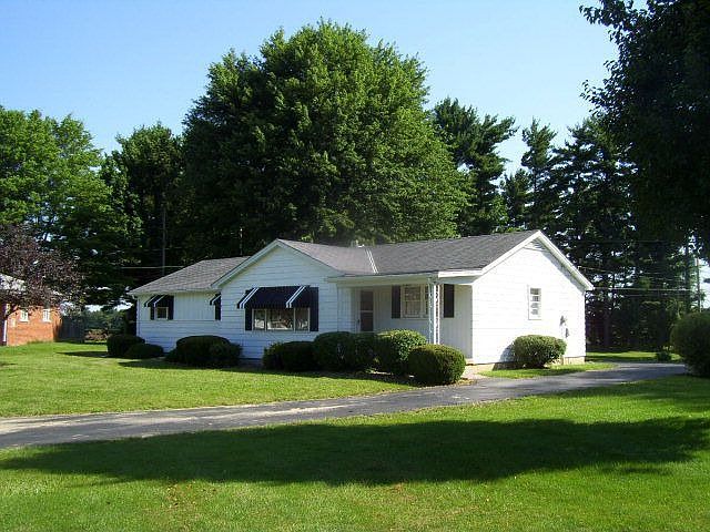 1st image of 747 Meadowood Ct