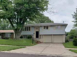 6814 N Rockvale Dr, Peoria, IL