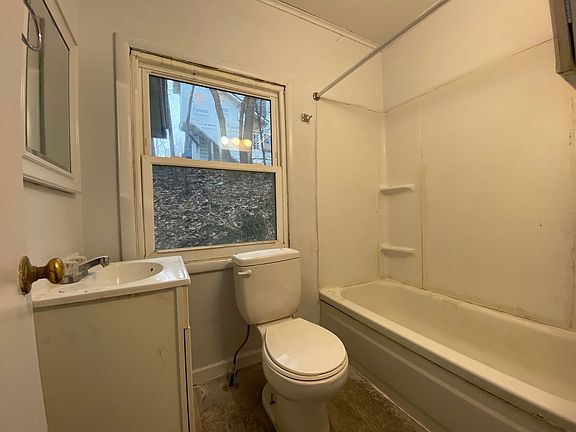 4th image of 1126 S Park St #1