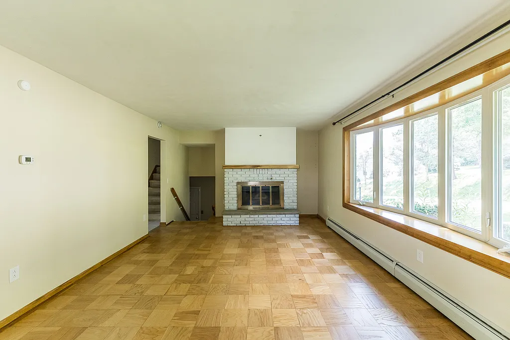 3 bed, 2300 sqft, $2,200 — Photo 4
