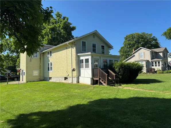 157 Clark St, Canandaigua, NY 14424