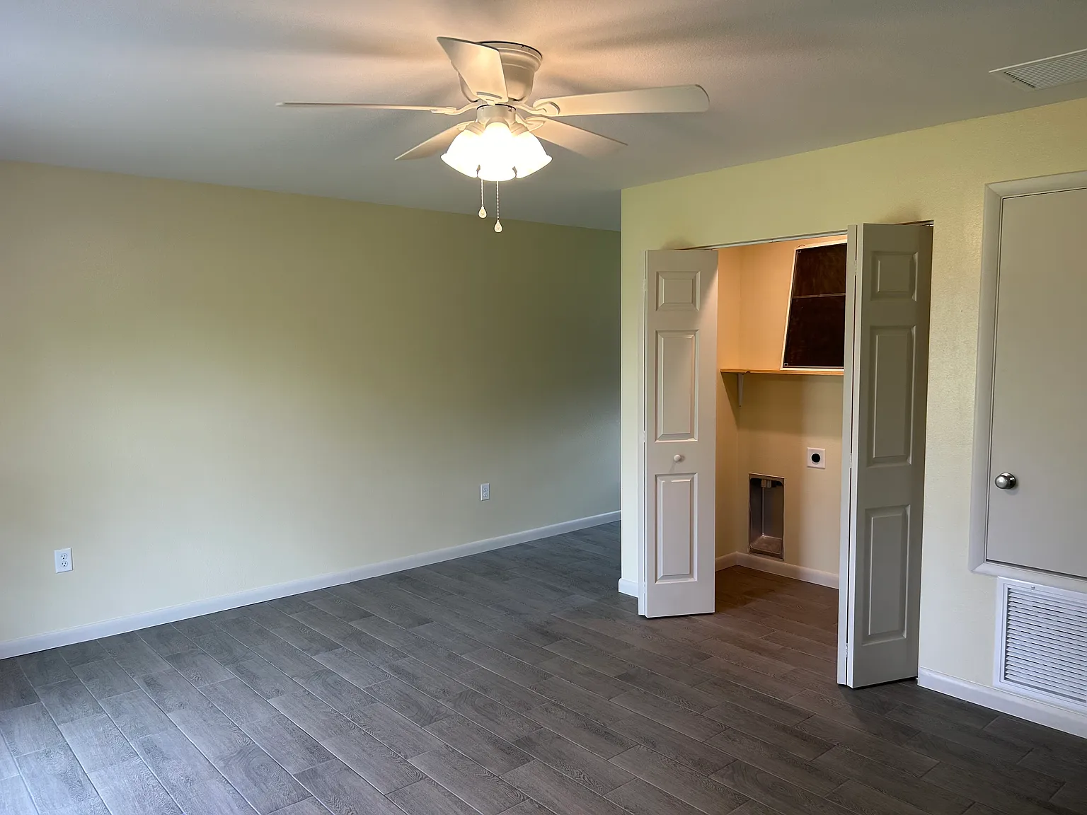 2 bed, $1,800 — Photo 3