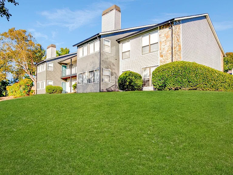 Edgemont — Photo 2
