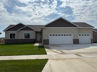 1306 18th St NE, Austin, MN 55912