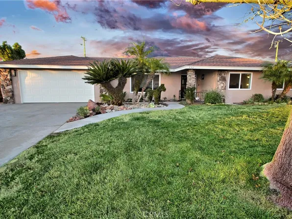 330 Myrtlewood Dr, Calimesa, CA 92320