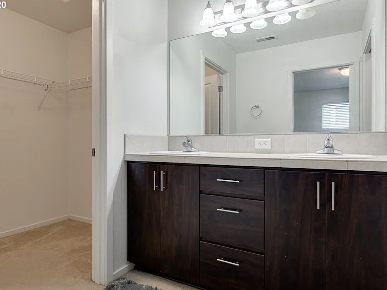 2232 NE Redelfs Way — Photo 16