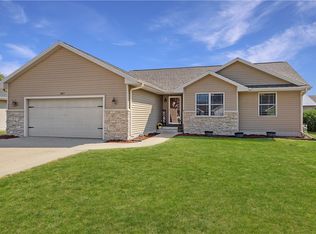 307 N 14th Ave, Winterset, IA 50273