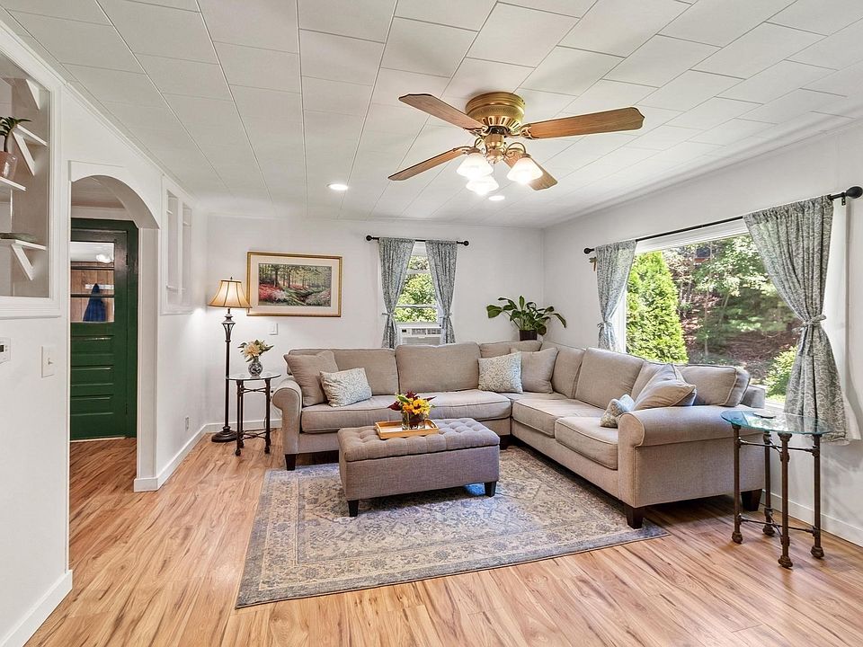 1st image of 84 Fern Ave
