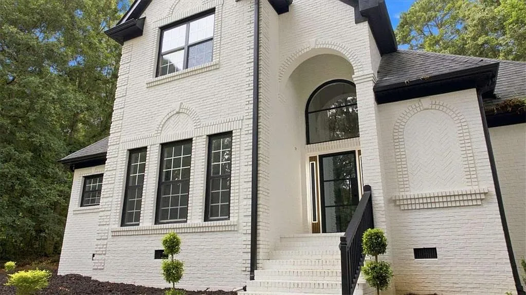 4 bed, 3.5 bath, 4000 sqft, $4,500 — Photo 4