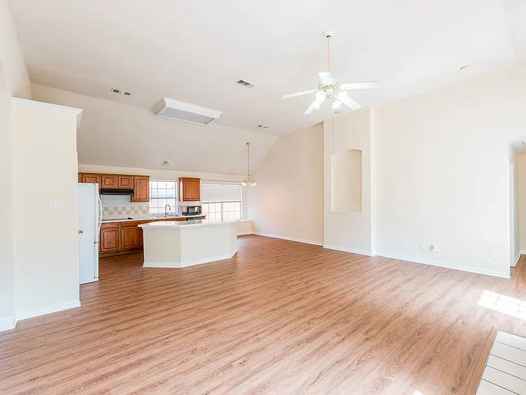 4609 Gardenia Way — Photo 15
