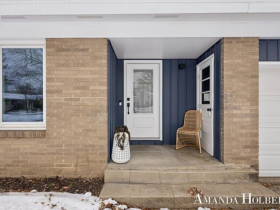 5th image of 5106 Bridle Creek Ct SE
