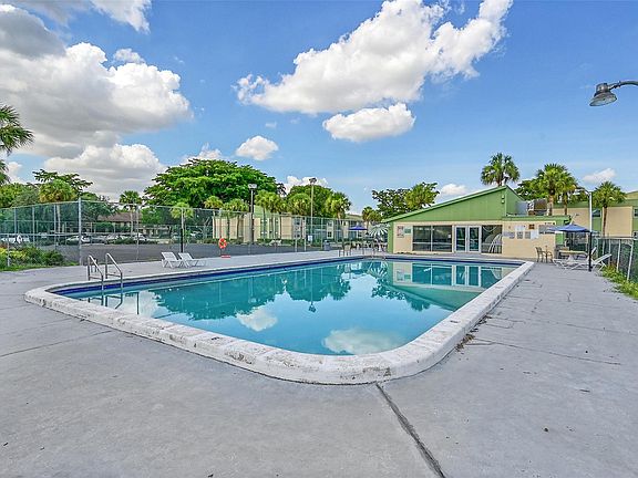 3rd image of 4167 NW 90th Avenue #203