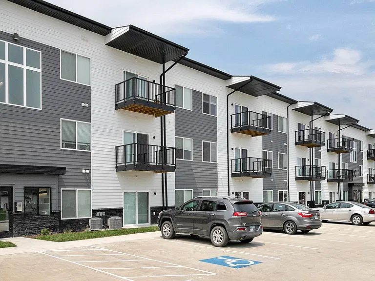 Prairie Park Apartments — Photo 40