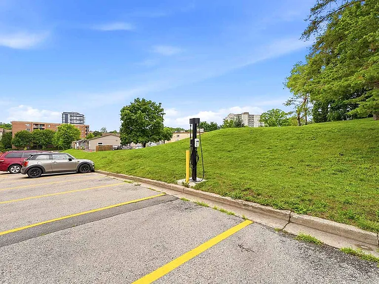 185 Berkshire Dr — Photo 27