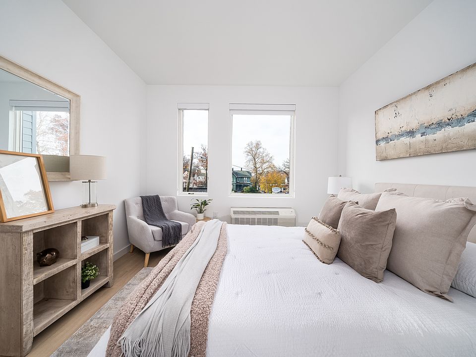1st image of 1008 South Ave #207