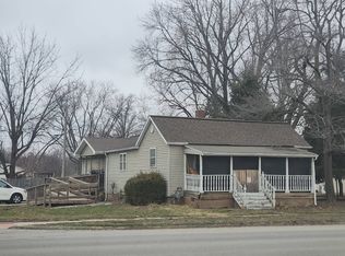 807 Walnut Ave, Neoga, IL