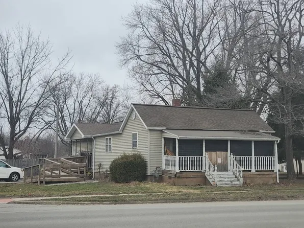 807 Walnut Ave, Neoga, IL 62447