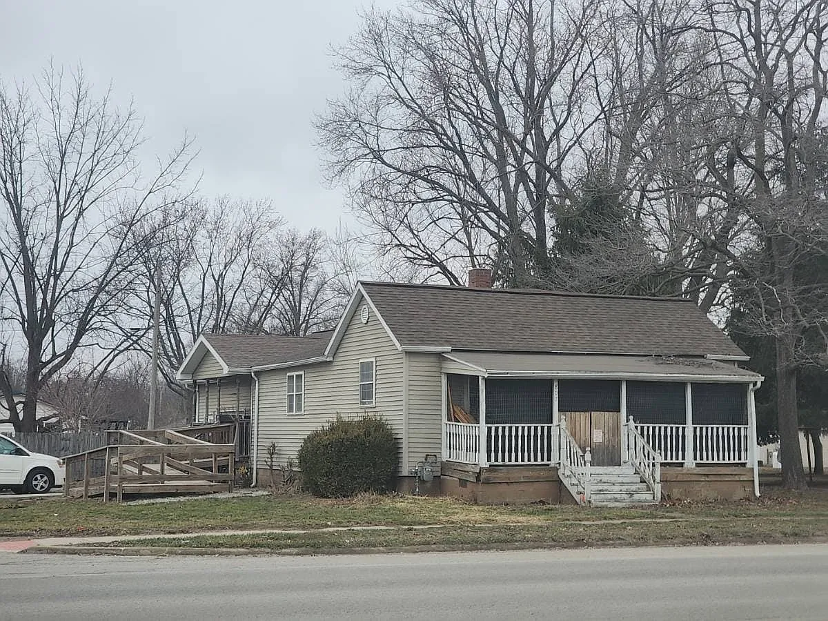 807 Walnut Ave photo 1