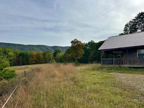 412 Smoke Hollow Rd, Lindside, WV 24951