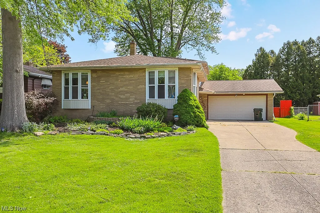 5227 Devon Dr photo 1
