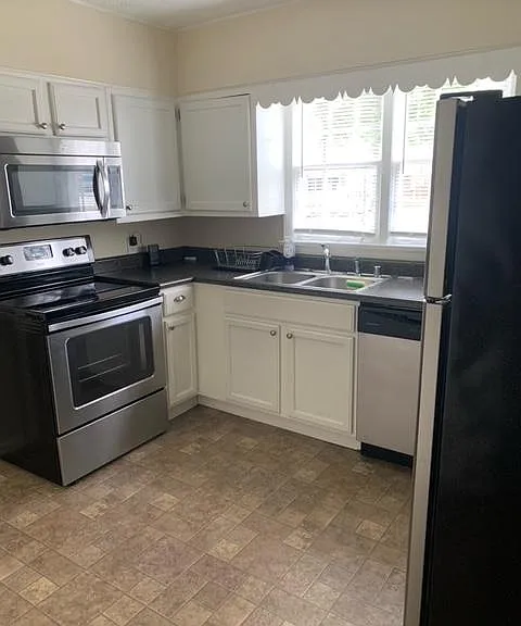 1409 Arlington Dr — Photo 10