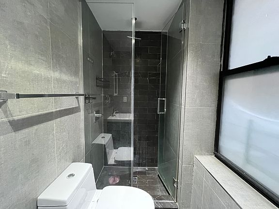 5th image of 311 E 109th St APT 2A