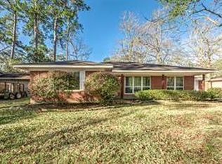 211 Pine Shadow Dr, Conroe, TX 77301