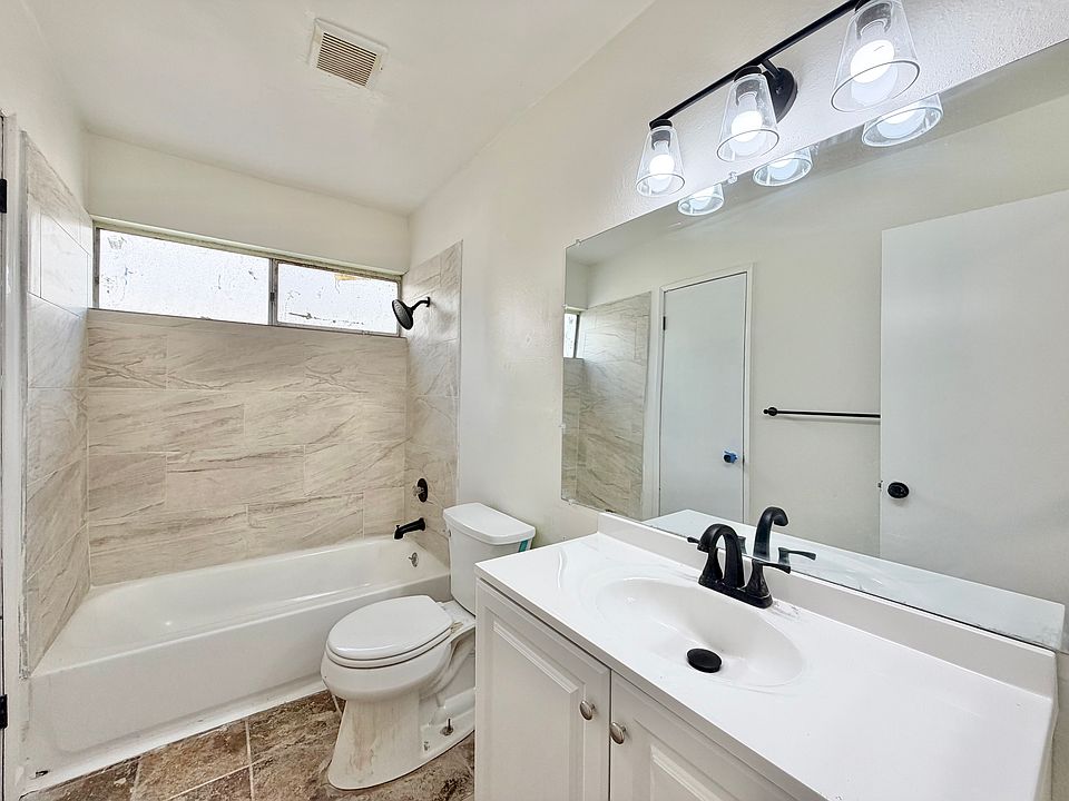 1st image of 422 N Vine St #B
