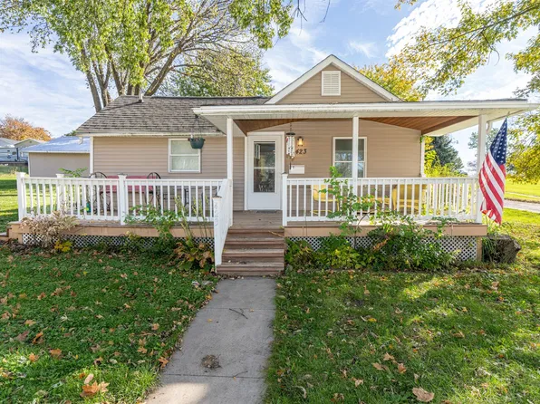 423 S 3rd St, Winterset, IA 50273