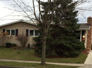 2100 N Brentwood Pl, Essexville, MI