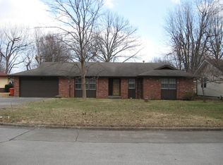 3324 S Southlyn Pl, Springfield, MO 65804