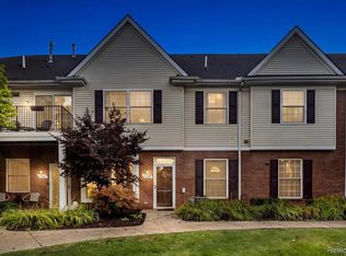1150 Rial Lake Dr, Howell, MI 48843
