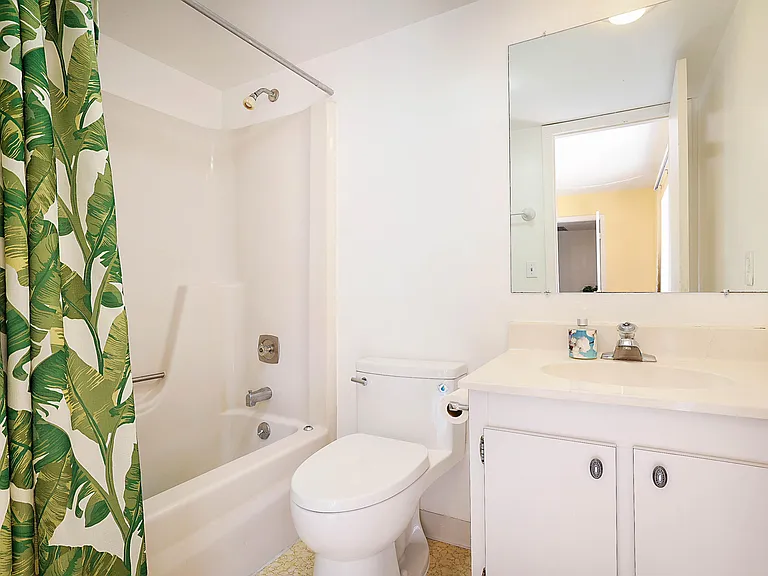 825 Center St #11C — Photo 21