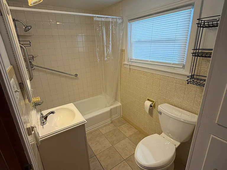 1211 Ridge Ave — Photo 5