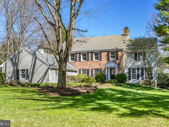 75 W Shore Dr, Pennington, NJ 08534