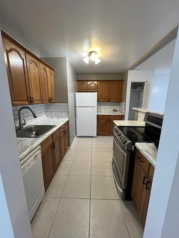 3223 SW 1st St, 0 — Photo 2