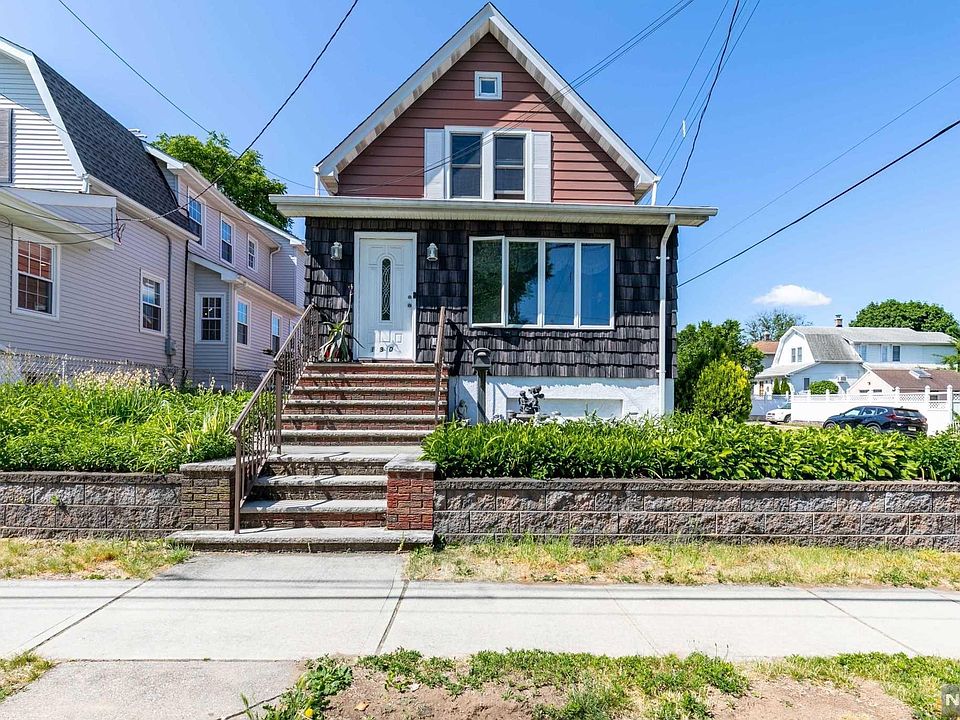1st image of 130 Valley Brook Ave