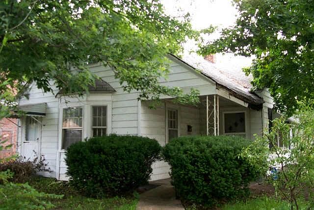 1st image of 1801 N Sharon Ave