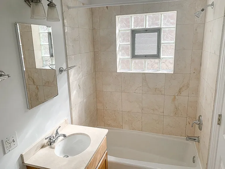 4889 N Ashland Ave — Photo 6