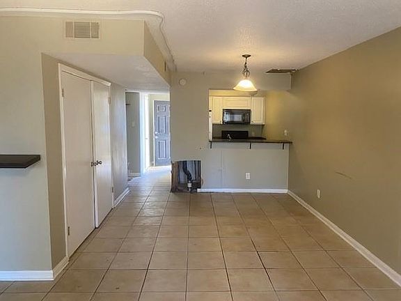 4th image of 135 Sandra Del Mar Dr