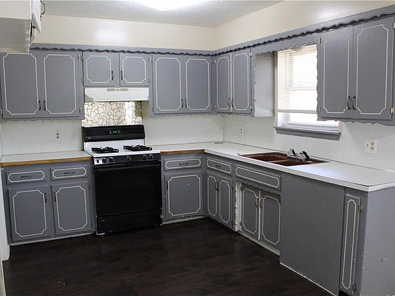 3rd image of 9505 NE 42nd St