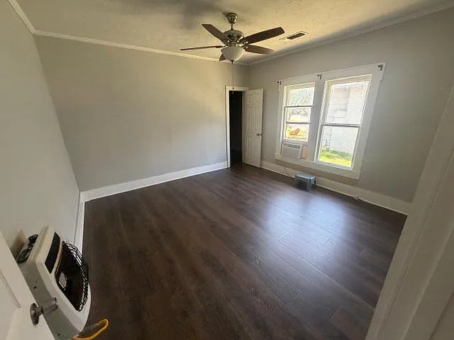 1610 Taylor St — Photo 4