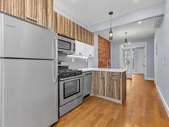 540 Bainbridge St APT 3R
