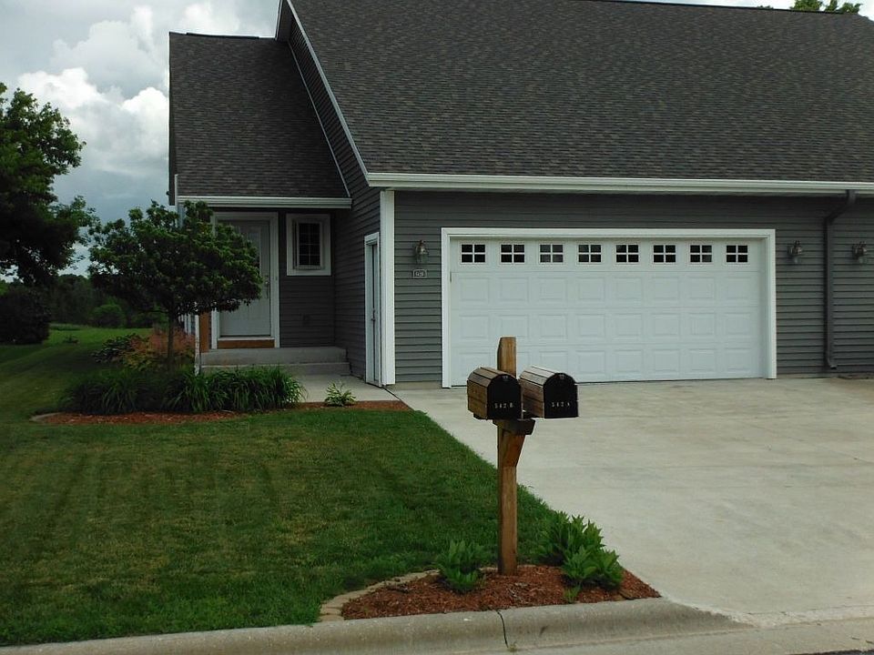 1st image of Crestwood Dr