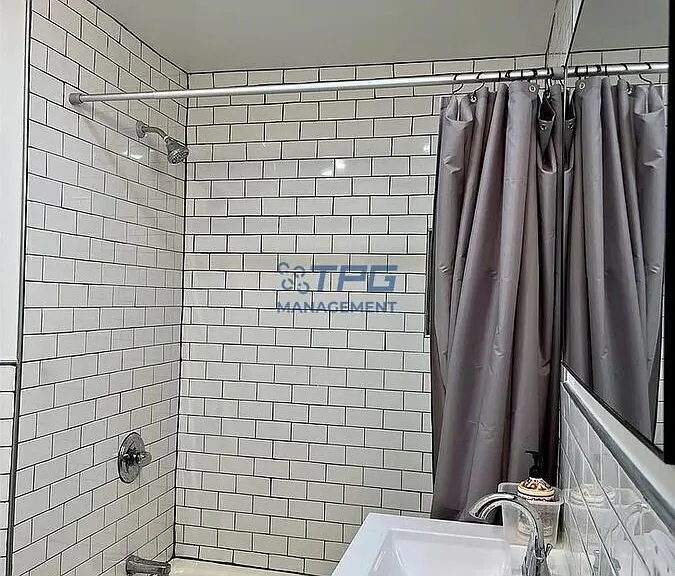 14 E 42nd St #3 — Photo 4