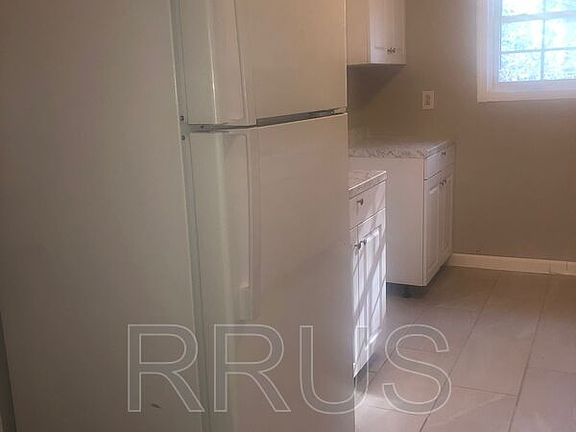 2nd image of 2176 Lilac Ln