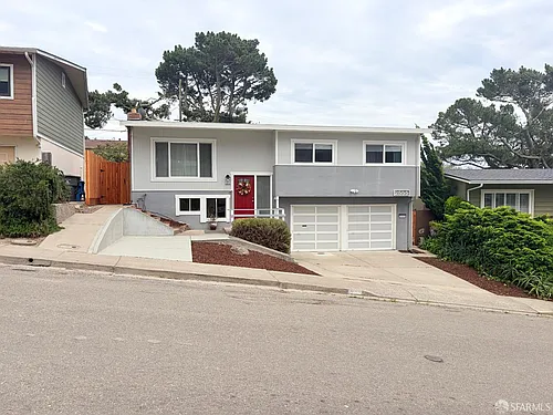2555 Sherwood Dr Photo 1