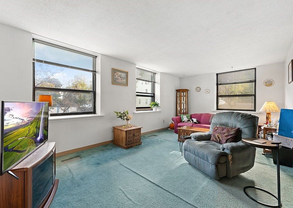 181 North St Salem, MA Zillow Apartments for Rent in Salem