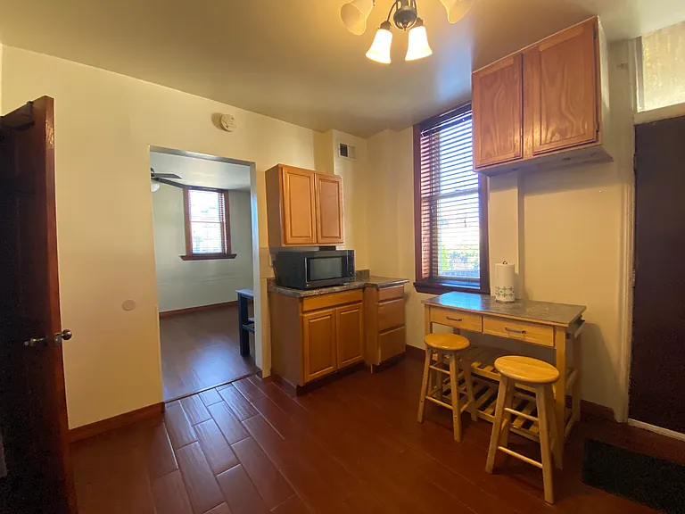 1340 W 19th St #1 — Photo 2